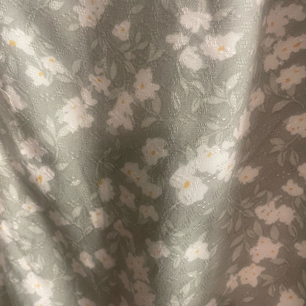 Buffalo by David Bitton Flutter Blouse Size S - Like New, light floral green top - Picture 7 of 12